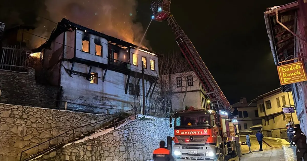 Safranbolu'da yürek yakan görüntü. 200 yıllık tarih kül oldu