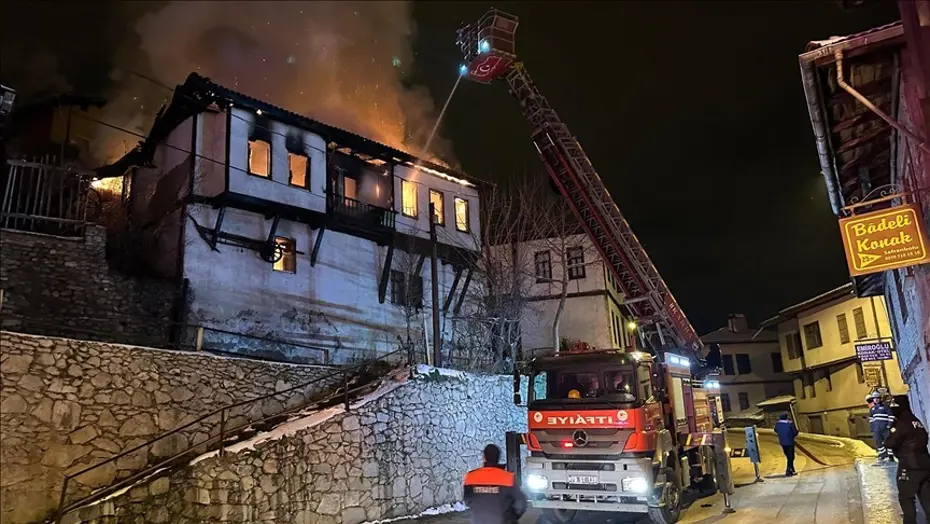 Safranbolu'da yürek yakan görüntü. 200 yıllık tarih kül oldu 