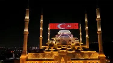 Ülke genelindeki camilerde sela okundu