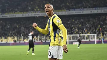 Emre Belözoğlu bir Fenerbahçeliyi daha alıyor, sarı lacivertlilerde yeni ayrılıklar kapıda