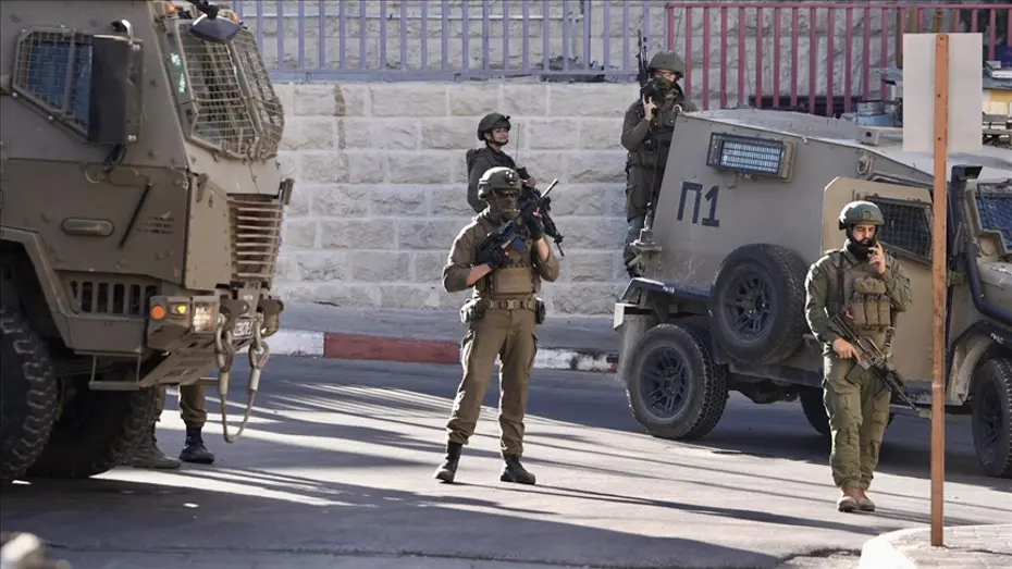 İsrail ordusu Batı Şeria'da 15 Filistinliyi gözaltına aldı