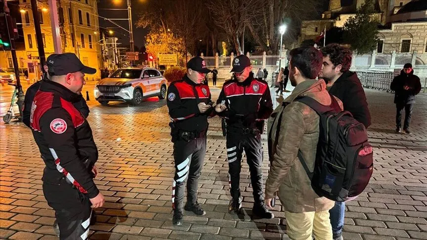 Kırşehir'de asayiş uygulama noktalarını WhatsApp gruplarından paylaşan 12 şüpheli gözaltına alındı
