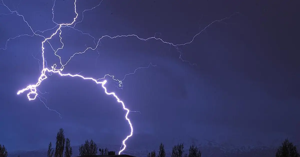 Bangladeş'te yıldırımlar 14 kişiyi öldürdü