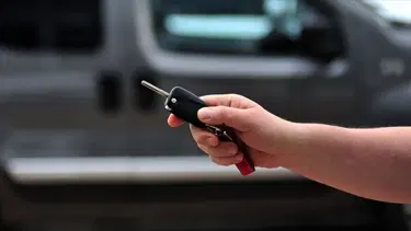 Dolandırıcıların kilometre oyunu. Kusurlu araç satan çeteye operasyon yapıldı