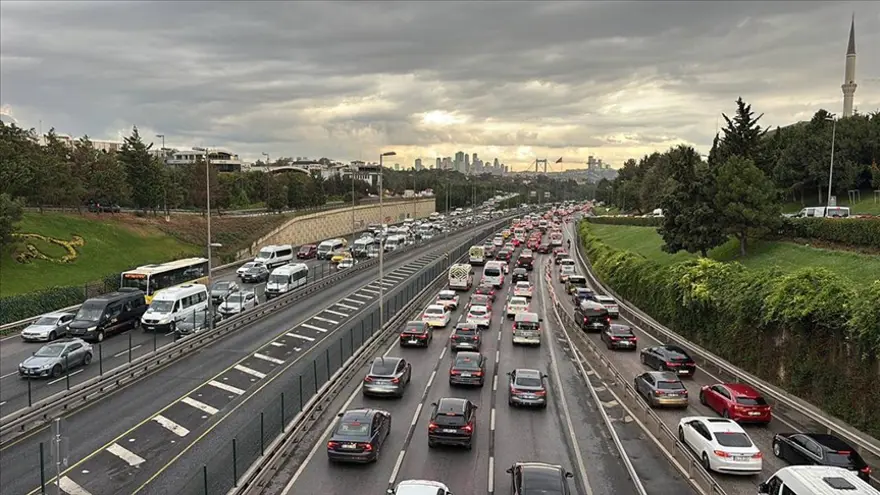 Dünyanın en yoğun trafiği İstanbul'da. Yılda 118 saat yolda geçiyor 2
