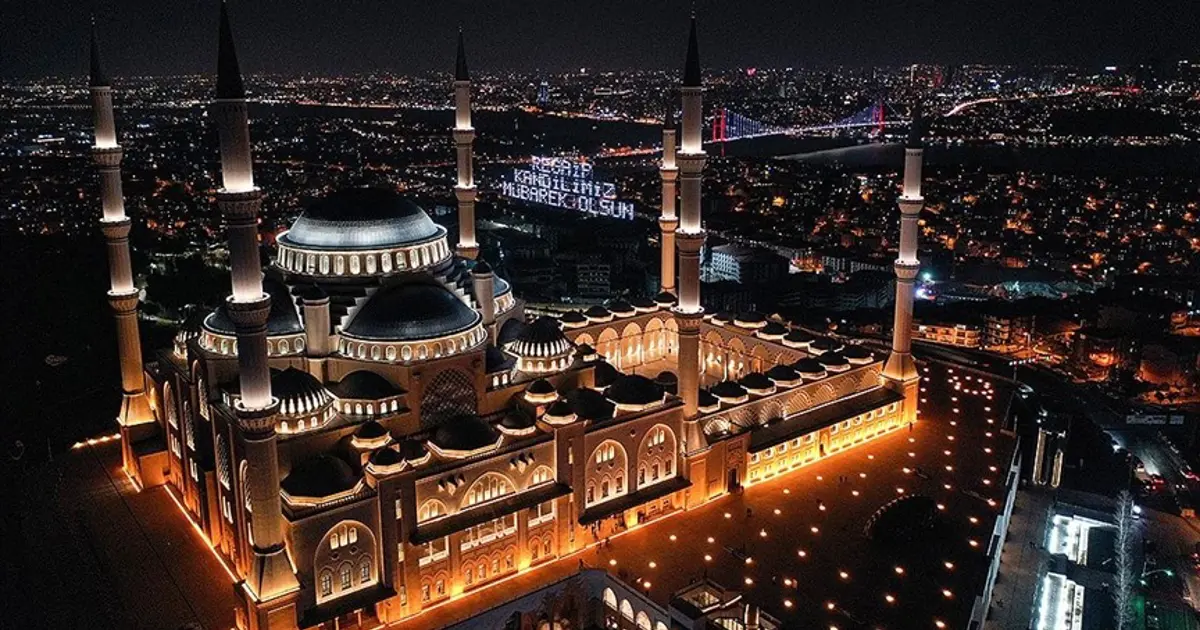 Yılın son kandili yaklaşıyor: 2025 Regaip kandili ne zaman?