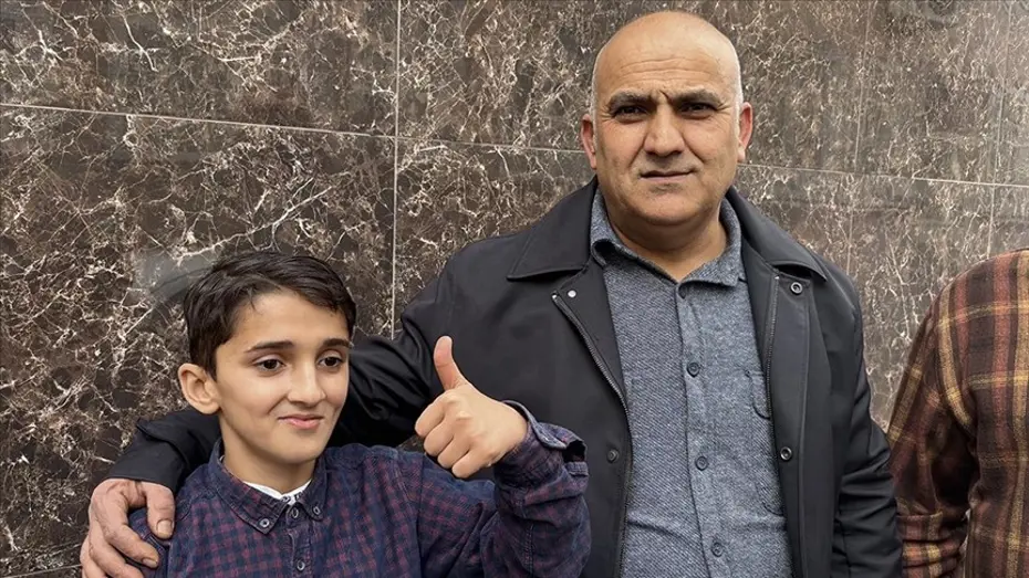 Ambulansa yol açmak için 