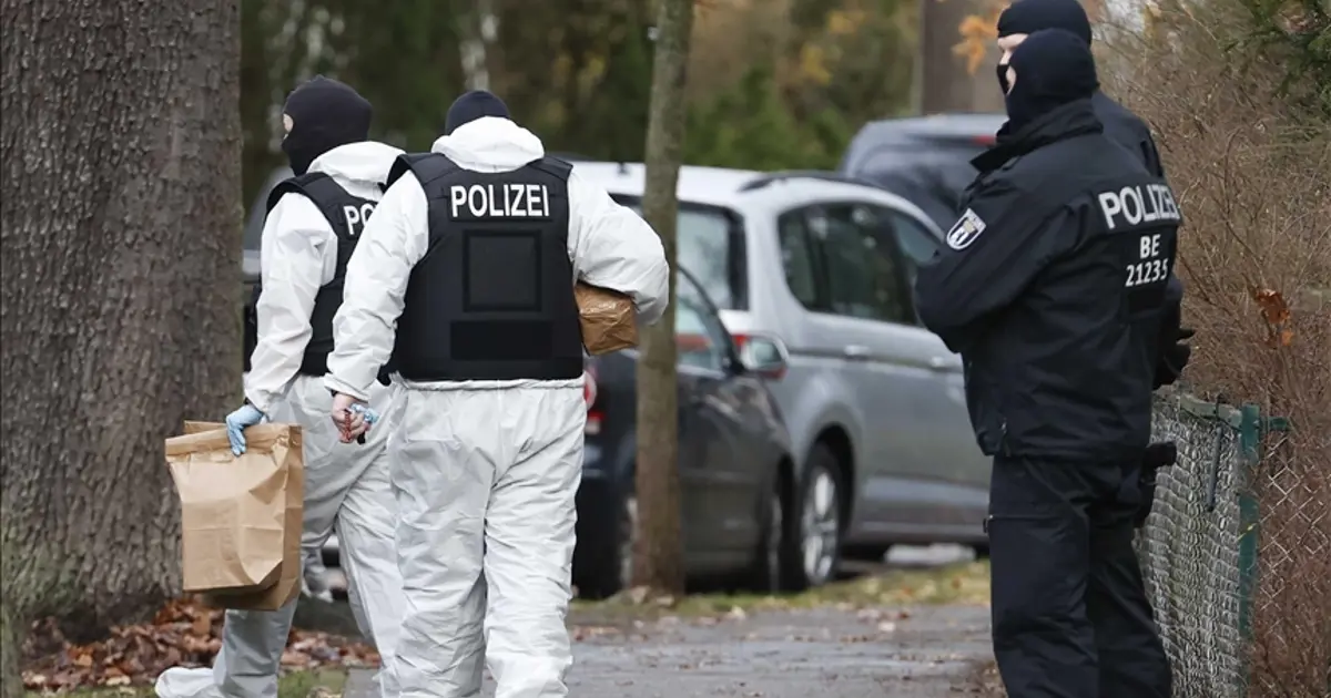 Berlin’de silahlı saldırı. Sürünerek hastaneye ulaştı!