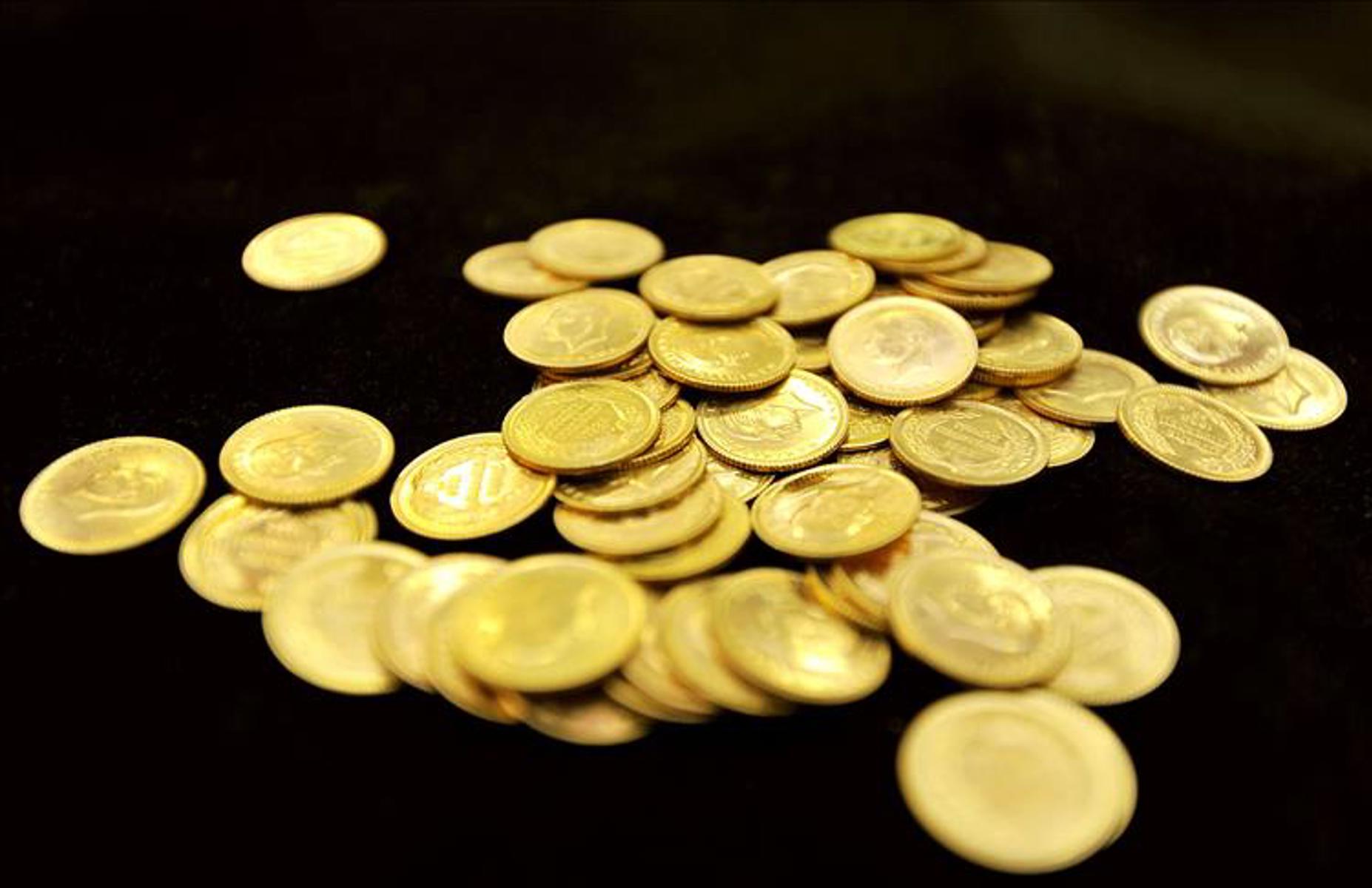 72 milyon liralık altını eliyle dolandırıcılara teslim etti. Firari şüpheli yakalandı