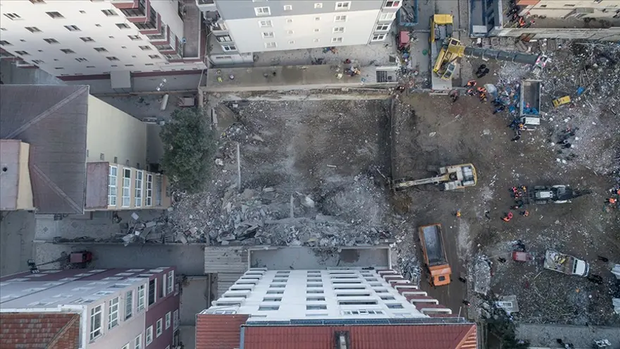 BETONUN İÇİNDEN MİDYE KABUĞU ÇIKTI 2