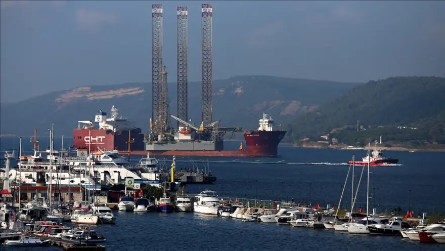 İstanbul ve Çanakkale Boğazı'ndan gemi geçiş ücretlerine zam 