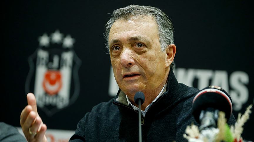 Ahmet Nur Çebi ve Altay yöneticileri bir görüşme sırasında.