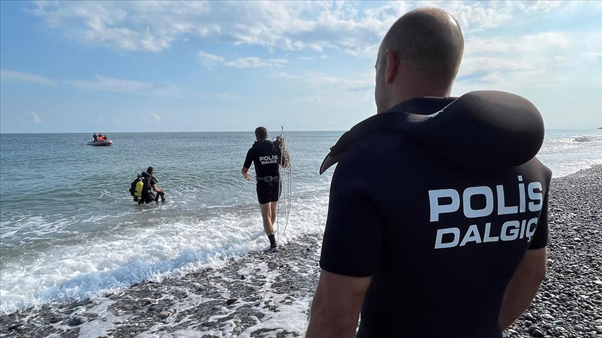 İzmir'de denizde fenalaşan kişi öldü