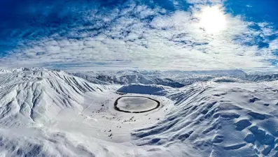 Erzincan’da Polat Gölü beyaza büründü