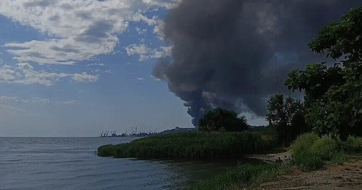 Ukrayna'nın Odessa açıklarında bir Türk şirketine ait sivil ticaret gemisi İHA saldırısına uğradı