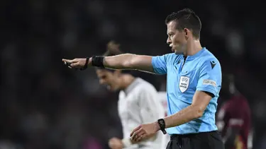 Fenerbahçe, hakem Allard Lindhout'u UEFA'ya şikayet etti