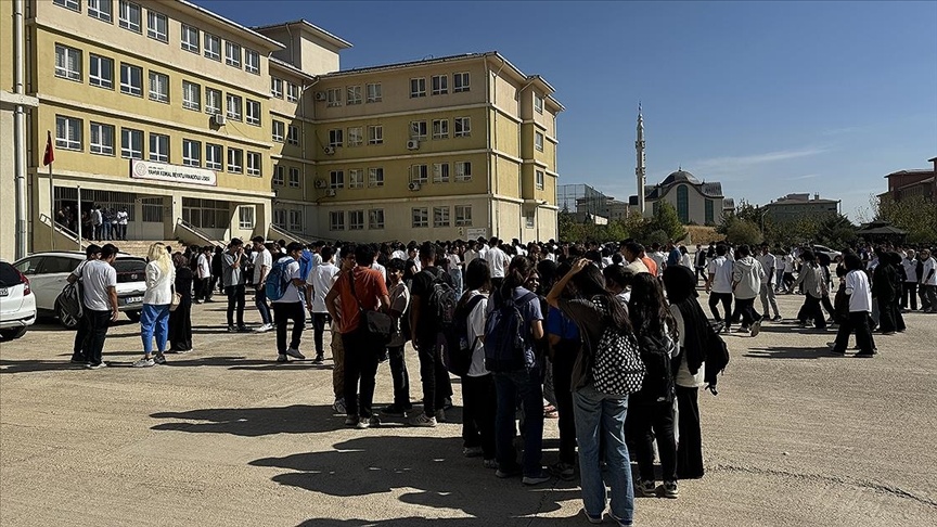 Malatya'da okullar tatil oldu mu, yarın tatil edilecek mi? Depremin ardından Vali Yavuz açıkladı