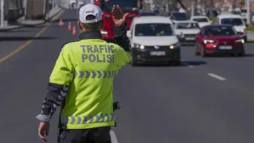 İstanbul'da bu gece bazı yollar trafiğe kapatılacak: İşte kapalı yollar ve alternatif güzergahlar