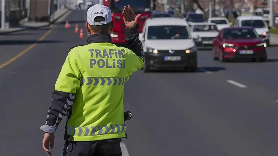 İstanbul'da bu gece bazı yollar trafiğe kapatılacak: 3-5 Ağustos kapalı yollar ve alternatif güzergahlar