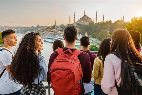 Türk gençlerinin sayısı bile yetti. Tam 117 ülkeyi geride bıraktı, Avrupa'nın en genç nüfuslu ülkesi