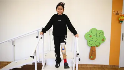 117 saat enkazda kaldı, protez bacağıyla öğretmenlik hayaline koşuyor