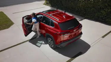 Toyota'dan Corolla atağı. 3 sıra koltuğu olacak