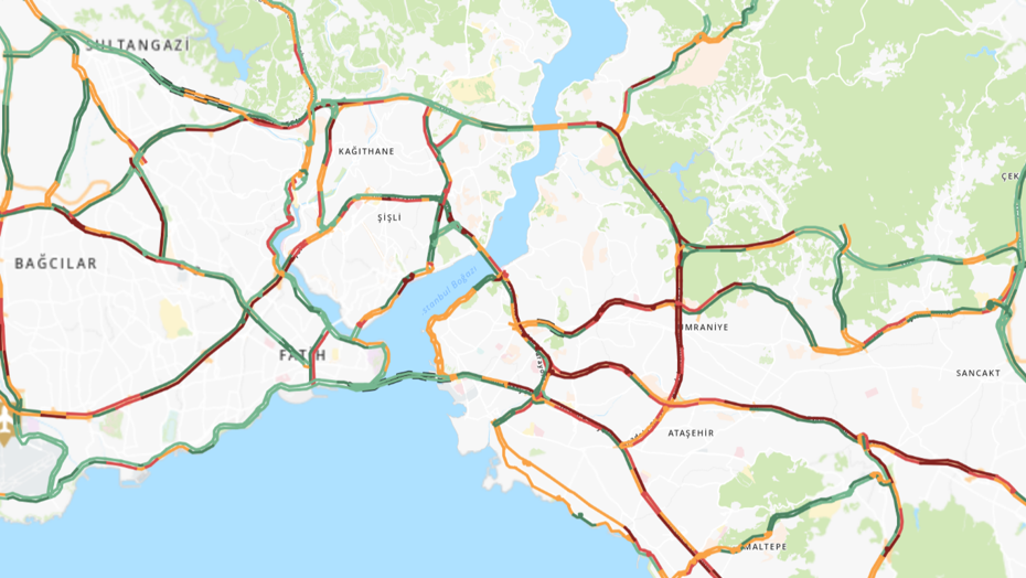 İstanbul'da sağanak trafiği etkiledi