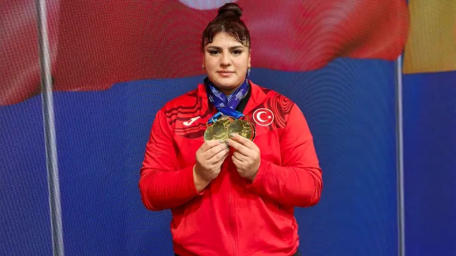 Halterde altın madalya. Tuana Süren, Avrupa şampiyonu