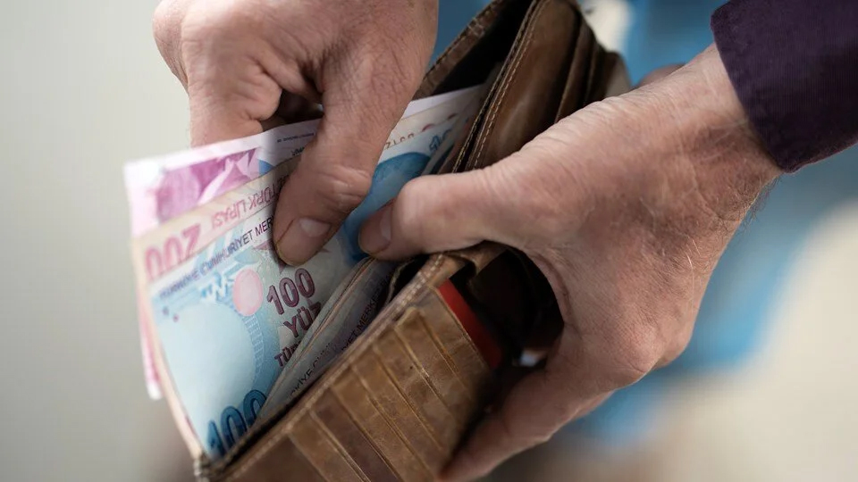Emekli bayram ikramiyelerine zam. 5 bin lira olması bekleniyor