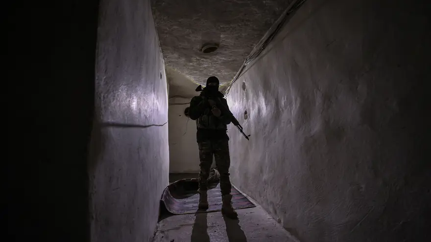 "DUVARDAN ATLAR YA DA KAPIYI TEKMELEYEREK GİRERLERDİ" 7