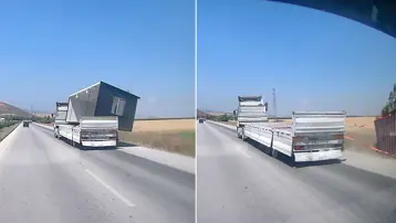 Trafikte yürekler ağza geldi. Fırtına TIR'ın üzerindeki konteyneri devirdi