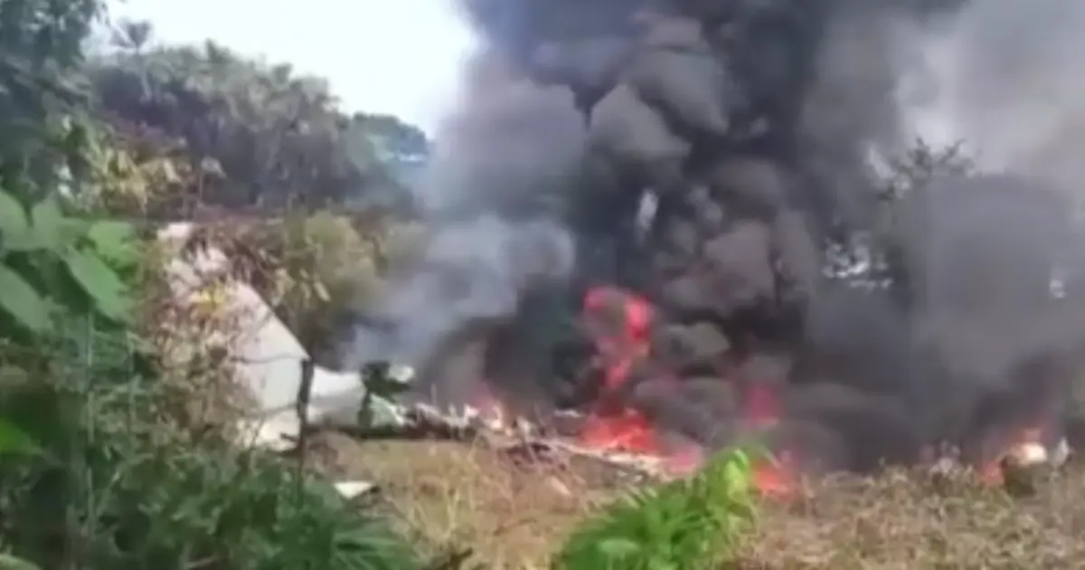 Kolombiya’da askeri uçak düştü. 125 kişinin bulunduğu uçakta 34 kişi hayatını kaybetti