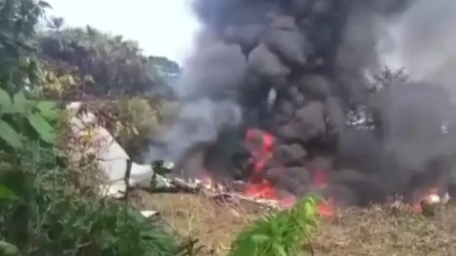 Kolombiya’da 110’dan fazla askeri personeli taşıyan uçak düştü