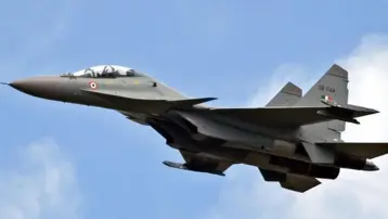 Hindistan'da savaş uçağı kayboldu