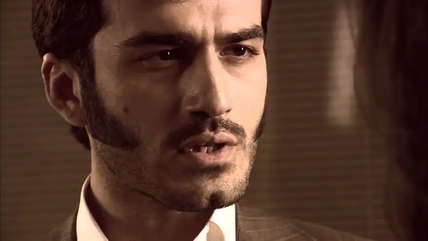 "RAMİZ DAYI" KARAKTERİNİN GENÇLİĞİNİ CANLANDIRDI 5