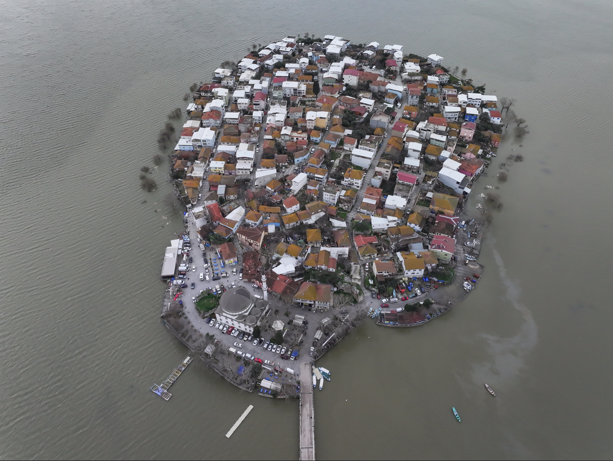 Türkiye'nin "Küçük Venedik"inde sular kapıya dayandı!