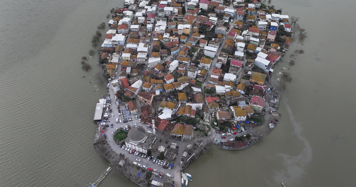 Türkiye'nin "Küçük Venedik"inde sular kapıya dayandı!