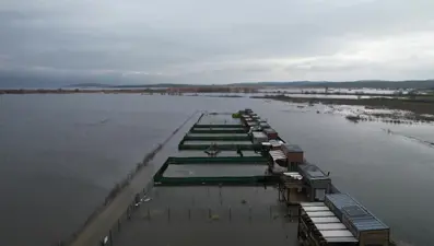 Göl yatağı arsa diye satıldı evler havuza döndü