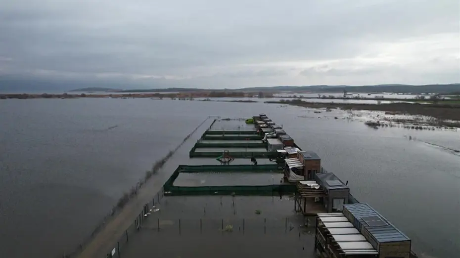 Göl yatağı arsa diye satıldı evler havuza döndü