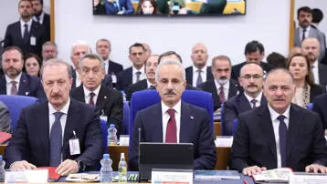 Bakan Uraloğlu: Kocaeli'de çöken binanın metroyla hiçbir ilgisi yok