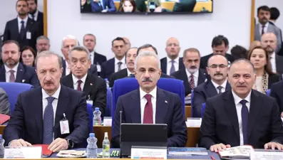 Bakan Uraloğlu: Kocaeli'de çöken binanın metroyla hiçbir ilgisi yok