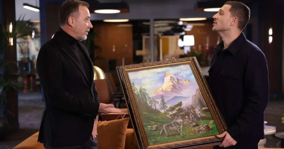 Uraz Kaygılaroğlu, Devlet Bahçeli'nin bozkurt hediyesini aldı