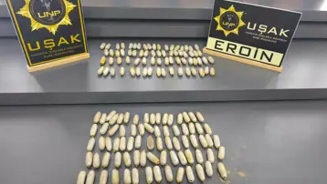 Midelerinde 1 kilo uyuşturucu çıktı
