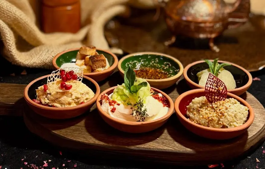 Michelin yıldızları Peri Bacaları'nın üstüne yağdı. Göreme ve Ürgüp'ün lezzet durakları 5 Michelin yıldızları Peri Bacaları'nın üstüne yağdı. Göreme ve Ürgüp'ün lezzet durakları 5