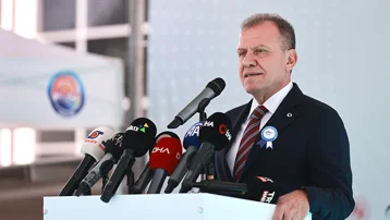 Mersin'de 3 belediyeye yolsuzluk operasyonu. Vahap Seçer dahil 59 kişi adliyeye sevk edildi