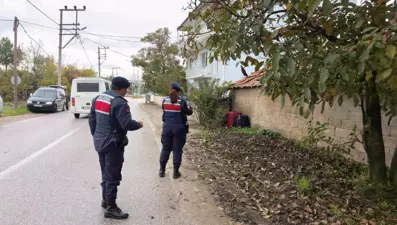 Yol kenarına bırakılan valizler paniğe neden oldu