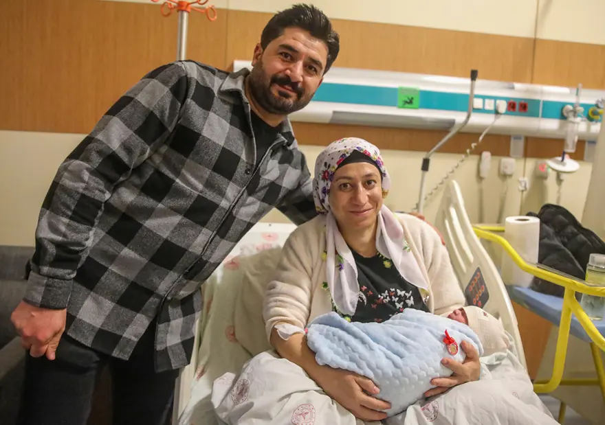 2026'nın ilk dakikalarında dünyaya "merhaba" dediler 2