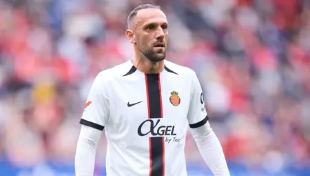 Fenerbahçe Vedat Muriqi'i açıkladı. İstanbul'a geliyor