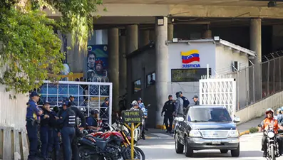 Venezuela siyasi tutukluları serbest bırakmaya başladı