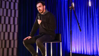 Ünlü komedyene  6 aydan 1 yıla kadar hapis talebi